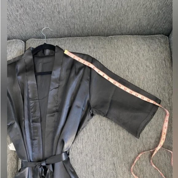 Black short robe small NWT - Picture 6 of 9
